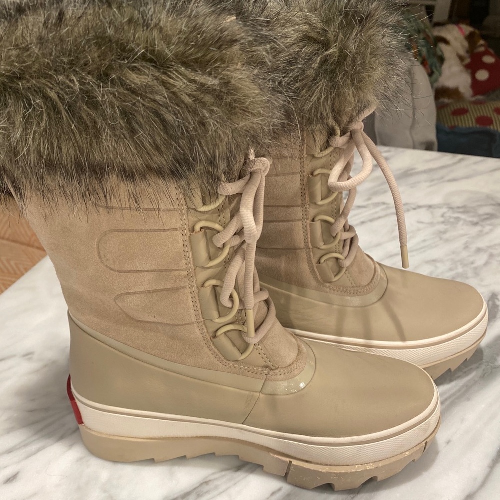 Like New Sorel Snow Boots